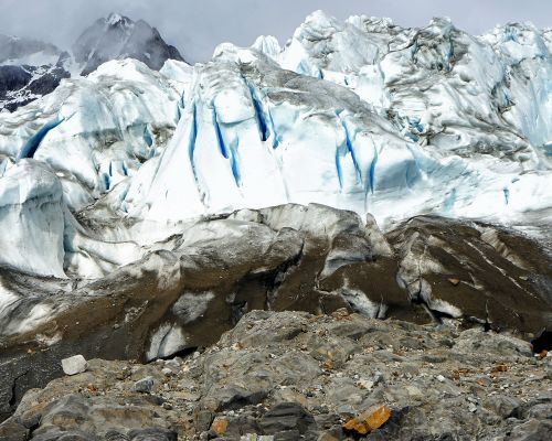 The Red House - Eastgreenland - Politik - Wirtschaft