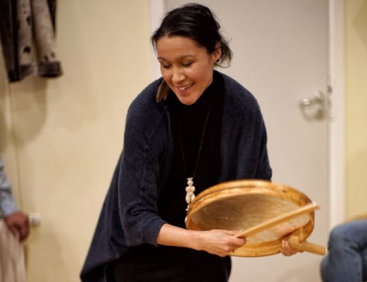 The Red House - Eastgreenland - Gesellschaft - Kultur - Sprache