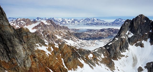 The Red House - Eastgreenland - Aktivitäten - Eisklettern - Felsklettern - Bergsteigen