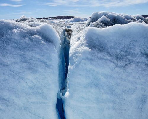 The Red House - Eastgreenland - Aktivitäten - Eisklettern - Felsklettern - Bergsteigen