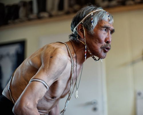 The Red House - Eastgreenland - Gesellschaft - Kultur - Sprache