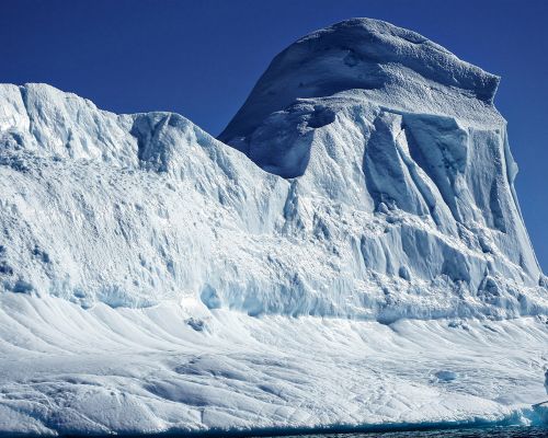 The Red House - Eastgreenland - Aktivitäten - Eisklettern - Felsklettern - Bergsteigen