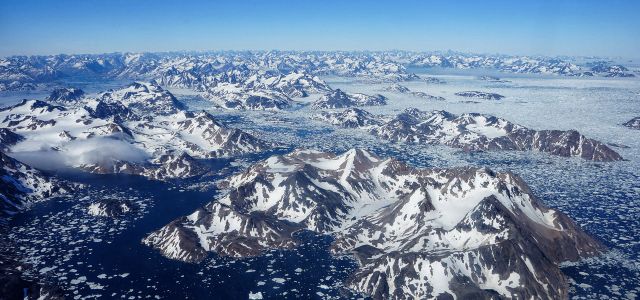 The Red House - Eastgreenland - Aktivitäten - Eisklettern - Felsklettern - Bergsteigen