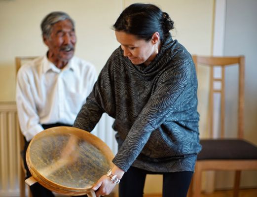 The Red House - Eastgreenland - Gesellschaft - Kultur - Sprache