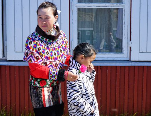 The Red House - Eastgreenland - Gesellschaft - Kultur - Sprache