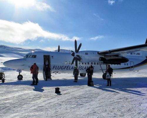 The Red House - Eastgreenland - Geschichte - Flugzeug