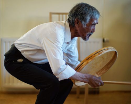 The Red House - Eastgreenland - Gesellschaft - Kultur - Sprache