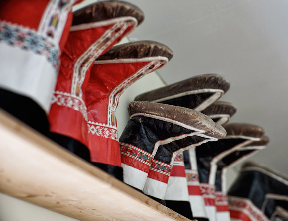 The Red House - Eastgreenland - Gesellschaft - Kultur - Sprache