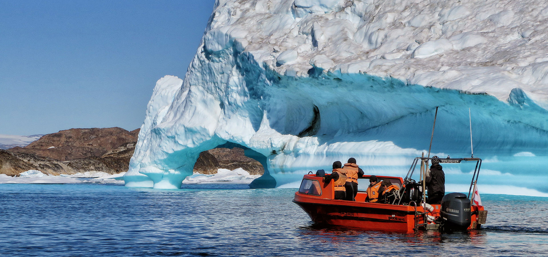The Red House - Eastgreenland - Politik - Wirtschaft