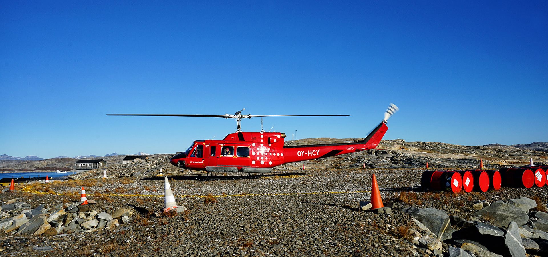 The Red House - Eastgreenland - Politik - Wirtschaft